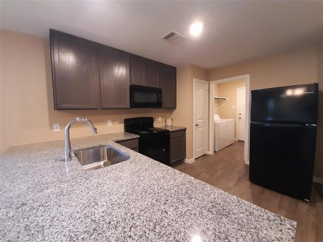 Building Photo - 12970 Sorrento Bay Dr