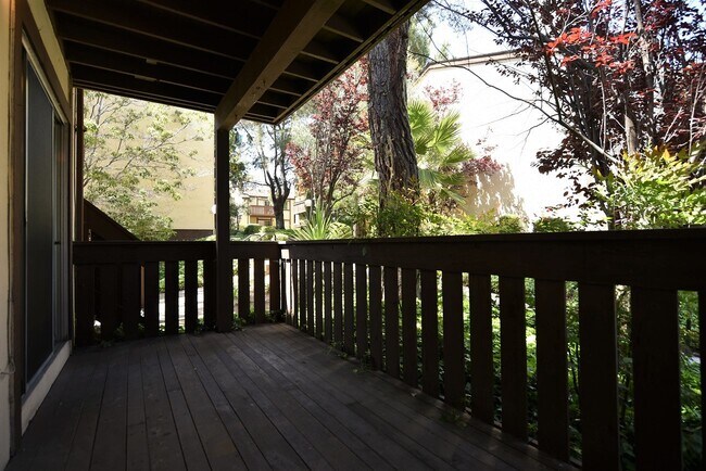 Foto del edificio - 22120 Center St