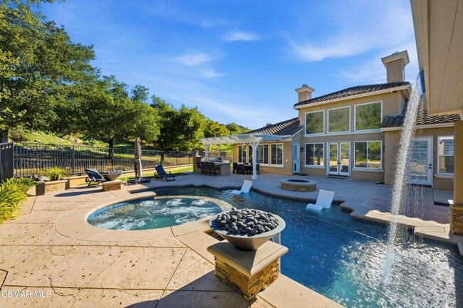 Building Photo - 2621 Springbrook Ct