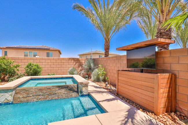 Building Photo - 74488 Tesla Dr