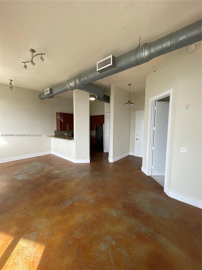 Building Photo - 1789 NE Miami Gardens Dr