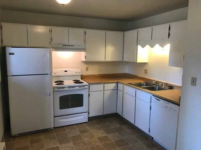 Building Photo - 116 Erickson Court