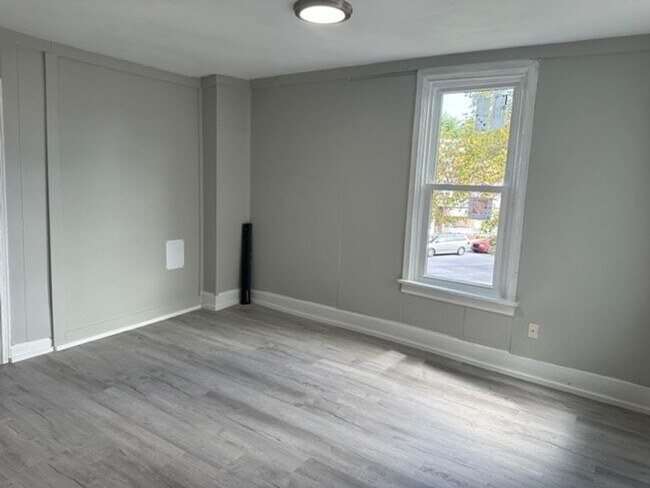 Foto del edificio - 1529 Regina St