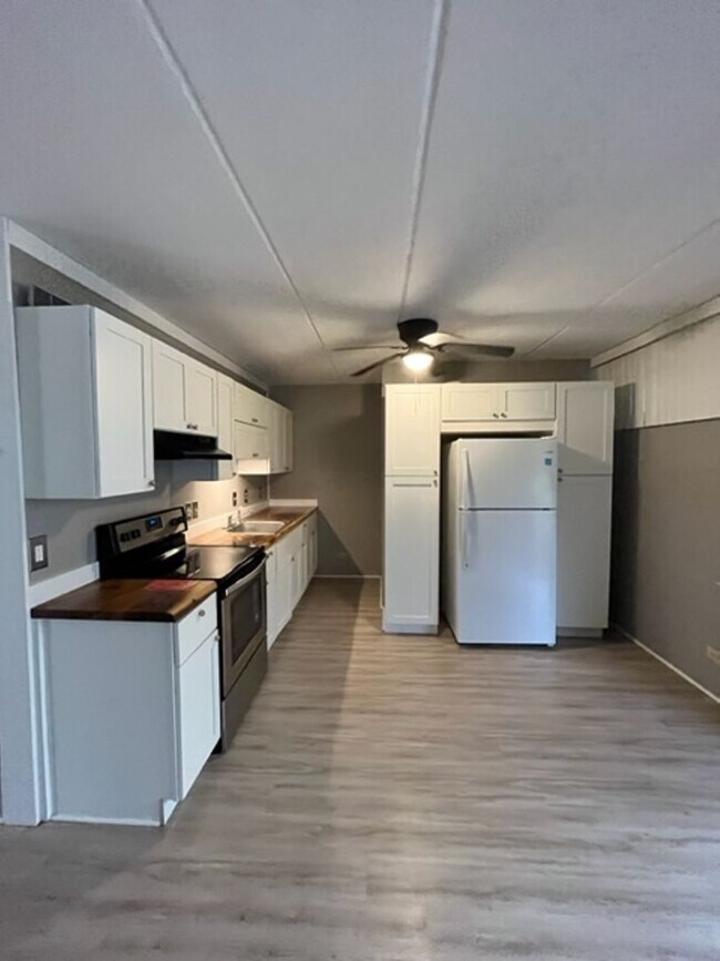 Foto del edificio - WAIPIO GARDENS 2 bedroom/1 bath Ground Flo...