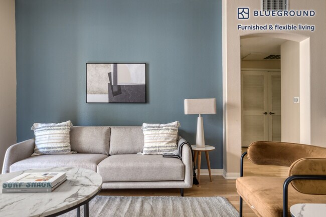 Foto del edificio - 8500 Pershing Dr