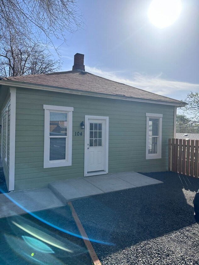 Primary Photo - Fully renovated 3 bed 1 bath home.