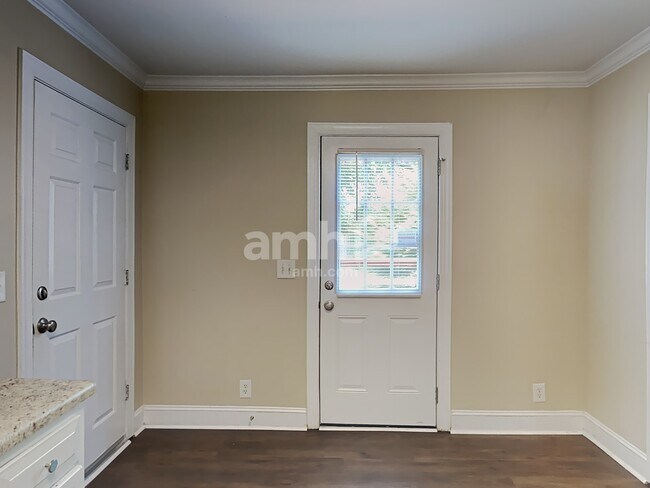 Building Photo - 520 Justin Drive
