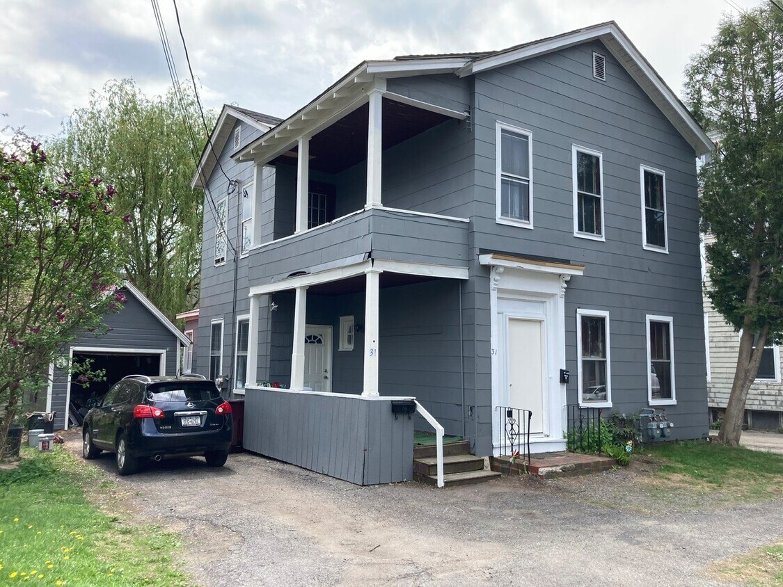 Primary Photo - 31 Grand St