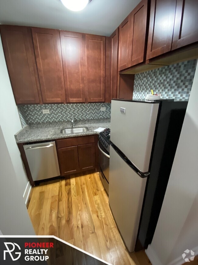 Building Photo - 512 W Arlington Pl
