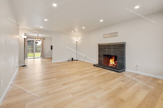 Building Photo - Cozy Comfort Awaits: Your Perfect 3-Bedroo...