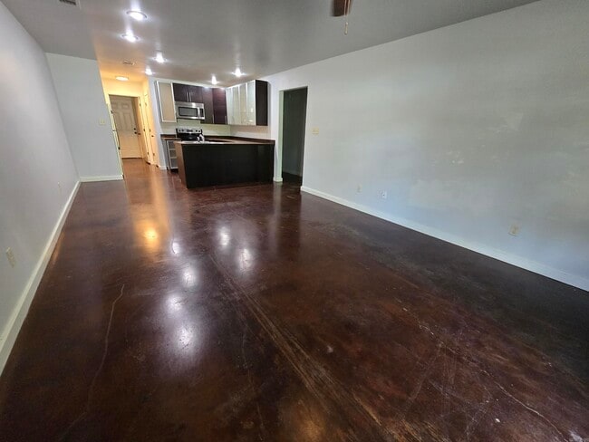 Building Photo - 110 SE 2nd St