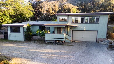 Building Photo - 1701 Desert Front Rd