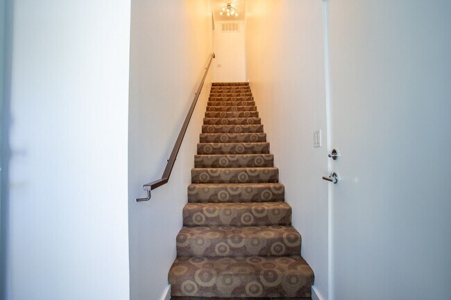 Foto del edificio - Biltmore Colony 2 Bed / 2 Bath Townhome
