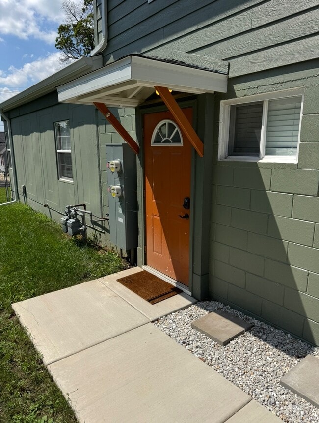 Building Photo - 1107 E Glen Ave