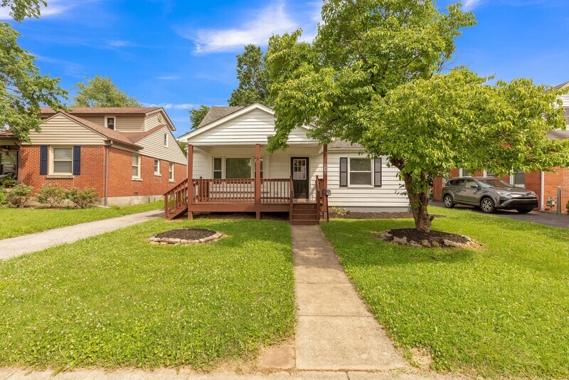 Primary Photo - 810 Marcellus Dr