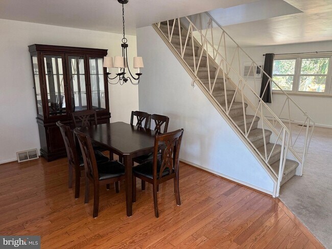 Foto del edificio - 3555 Churchill Ln