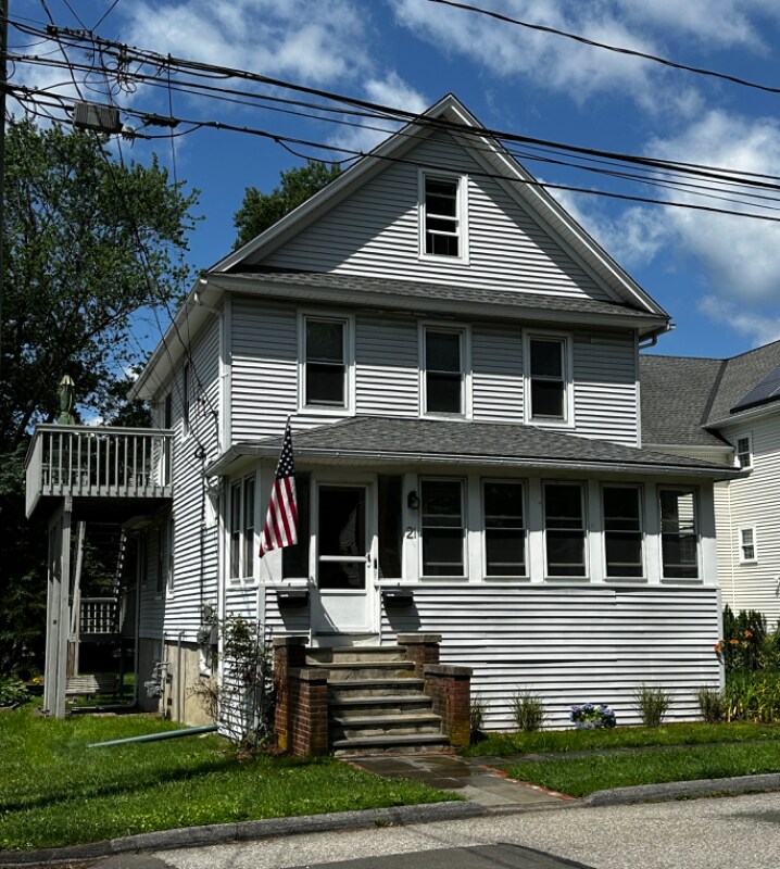 Primary Photo - 21 Hyatt Ave