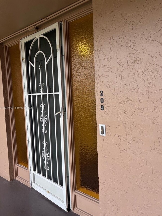 Foto del edificio - 3100 N Pine Island Rd