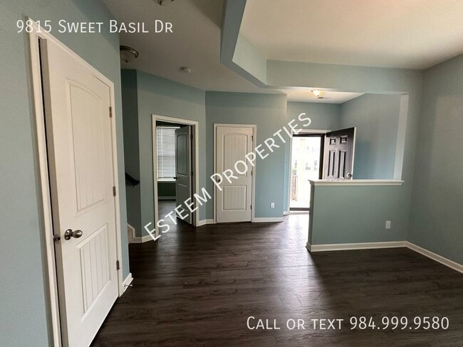 Building Photo - 9815 Sweet Basil Dr