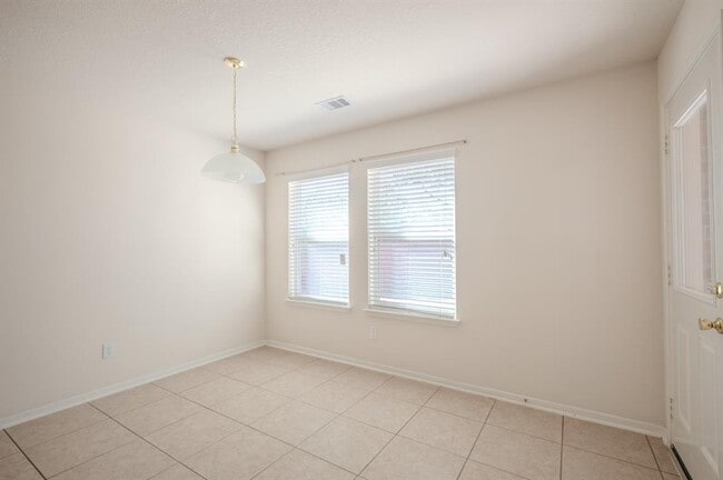 Building Photo - 18822 Elm Square Ct