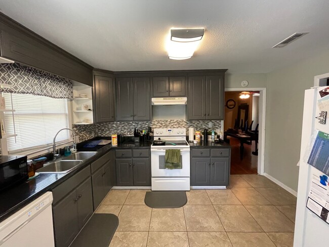 Building Photo - Indian Creek Subdivision!!