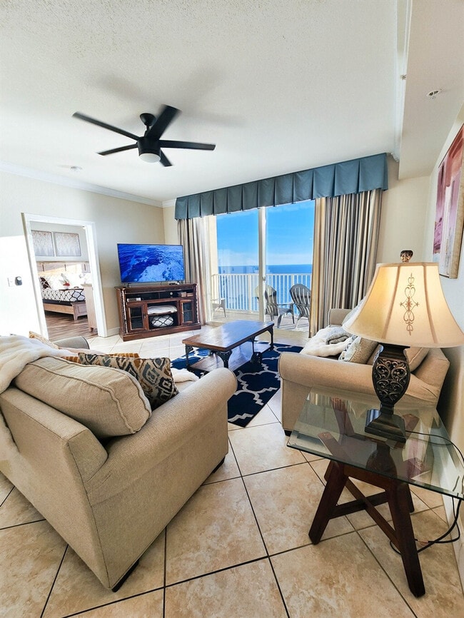 Foto del edificio - 16819 Front Beach Rd