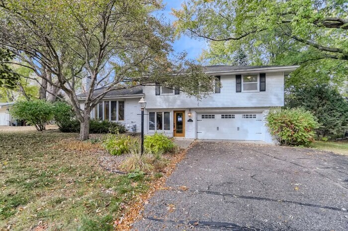 Primary Photo - 121 Ridgeview Drive