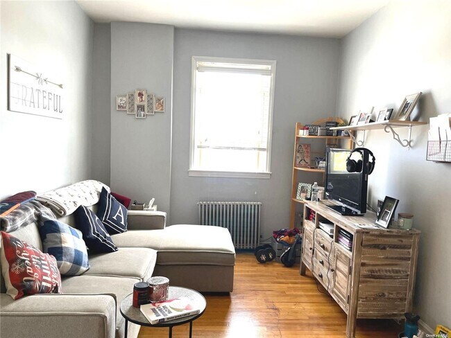 Foto del edificio - 36-38 Hillside Avenue