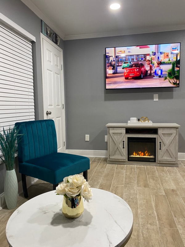 Building Photo - 281 Chatsworth St