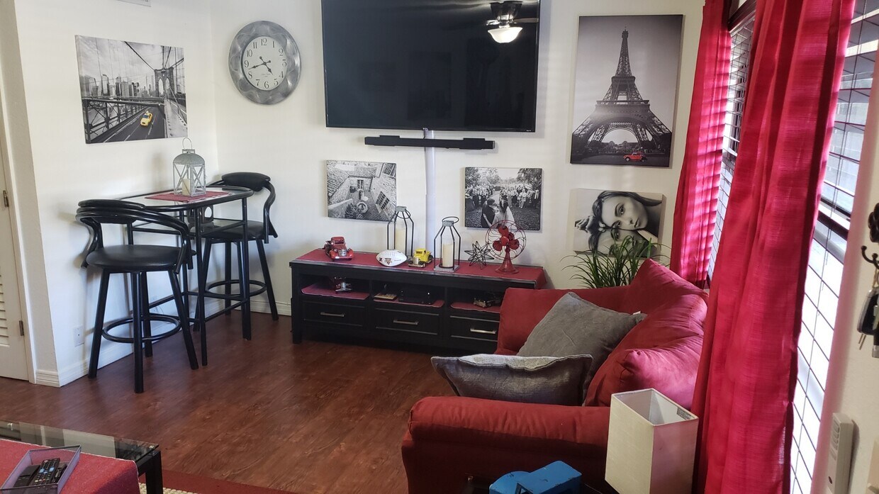 Family Room - 1723 Gulf Rd