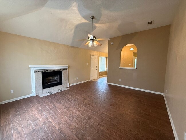 Building Photo - 2409 Pixton Dr