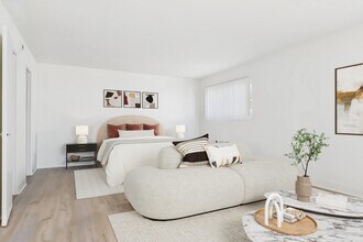 Building Photo - Gilmore  Apartments Van Nuys