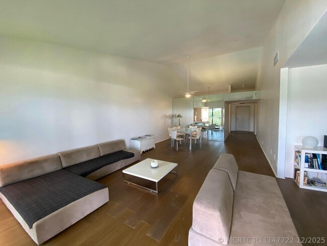 Building Photo - 5801 N Ocean Blvd