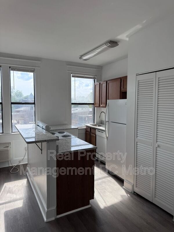 Foto del edificio - 815 Maryland Ave NE