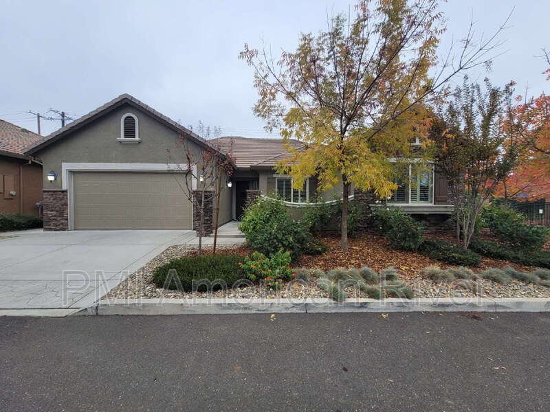 Foto principal - 8099 Traditions Ct