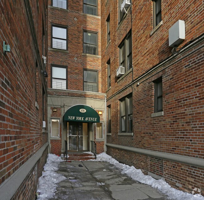 Building Photo - 436 New York Ave