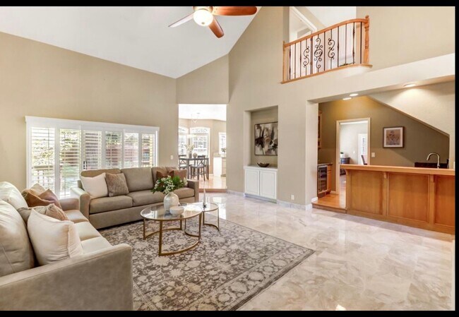 Foto del edificio - 361 Canyon Falls Dr