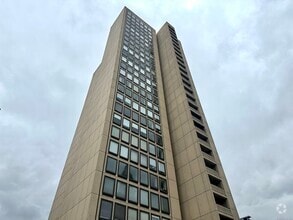 Building Photo - 1 Gold St