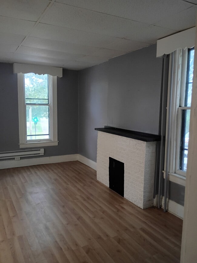 Building Photo - 251-255 Villa St