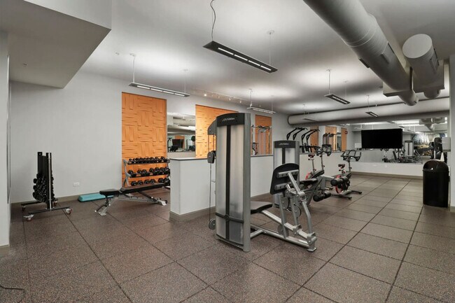 Foto del edificio - 255 N Addison Ave