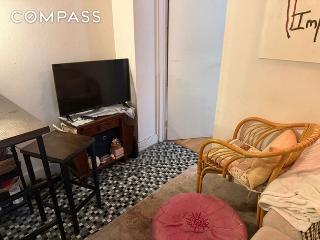 Building Photo - 1278 1st Ave