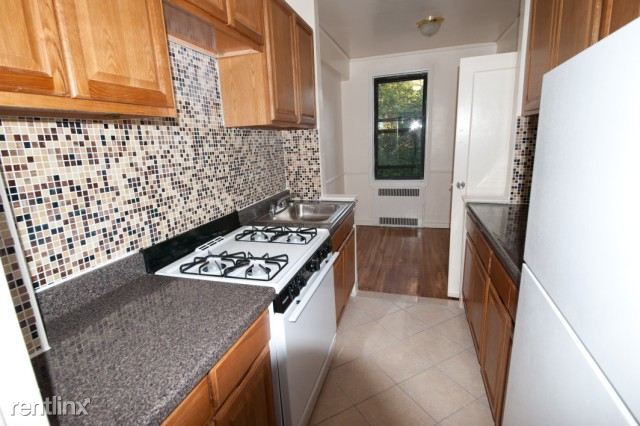 Foto principal - 3545 82nd St