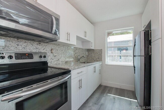 Foto del edificio - 246 NW 14th St