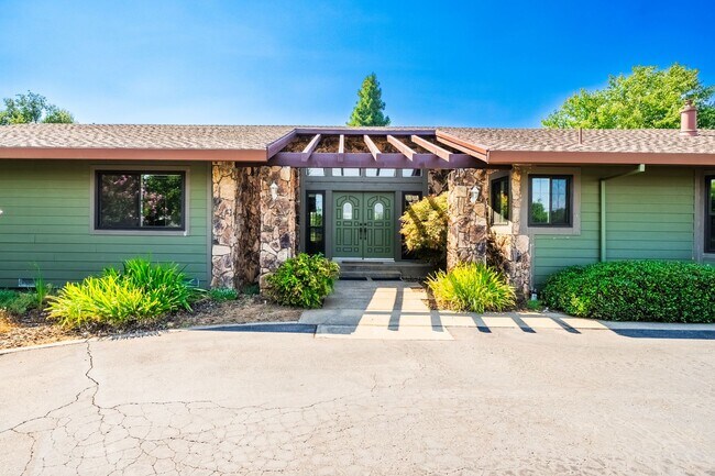 Building Photo - 15715 Johnson Rd
