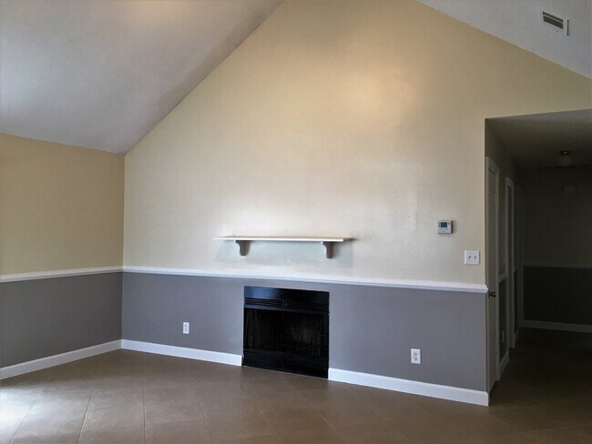 Foto del edificio - 3015 Yorktown Cir