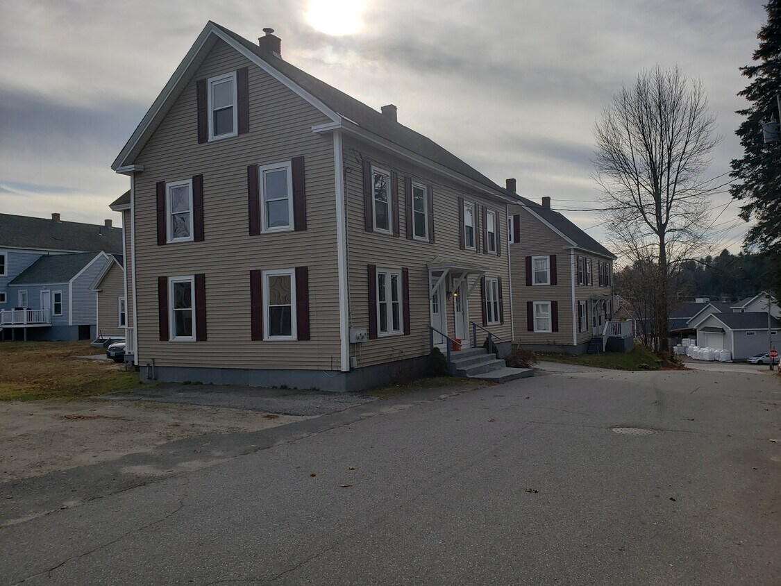 3 Middle St, Lisbon, ME 04252 Townhome Rentals in Lisbon ME