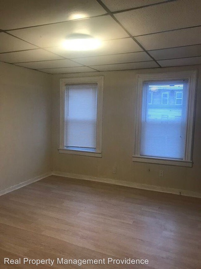 Building Photo - 13-15 Mowry St
