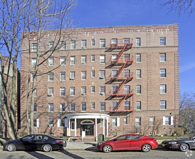 Building Photo - 84-47 118th St