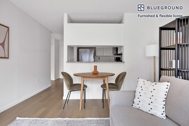 Foto del edificio - 255 W 94th St
