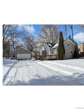 Building Photo - 4675 Lakeborn Dr